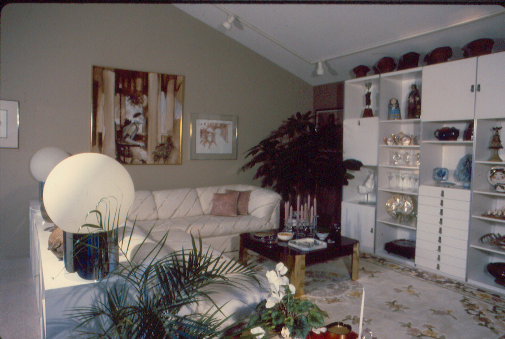 5011belllivingroom.jpg