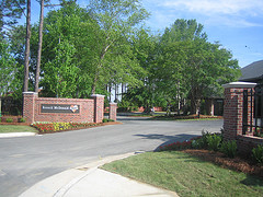 rmhentrysign.jpg